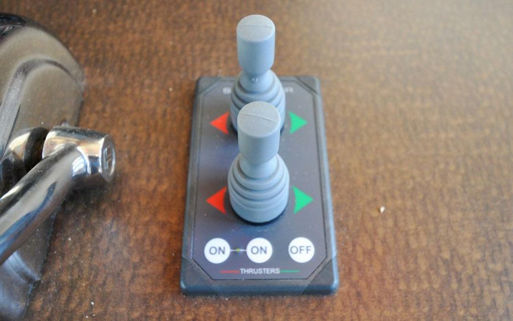 Bow & Stern Thruster Controls
