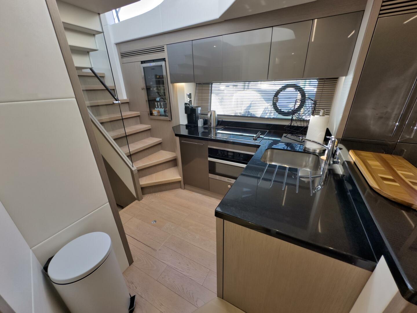 74ft Sunseeker Yacht For Sale