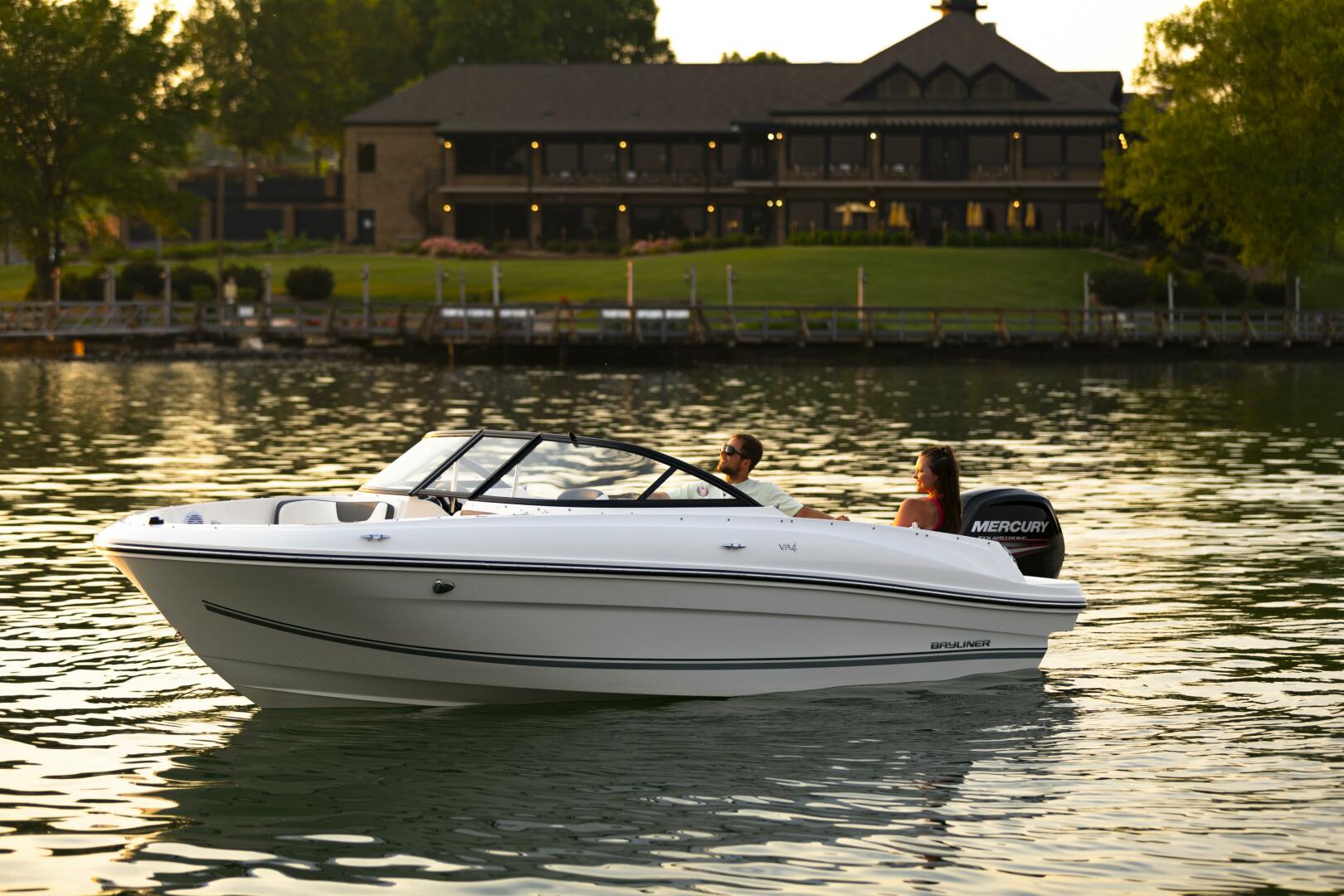 19ft Bayliner Yacht For Sale