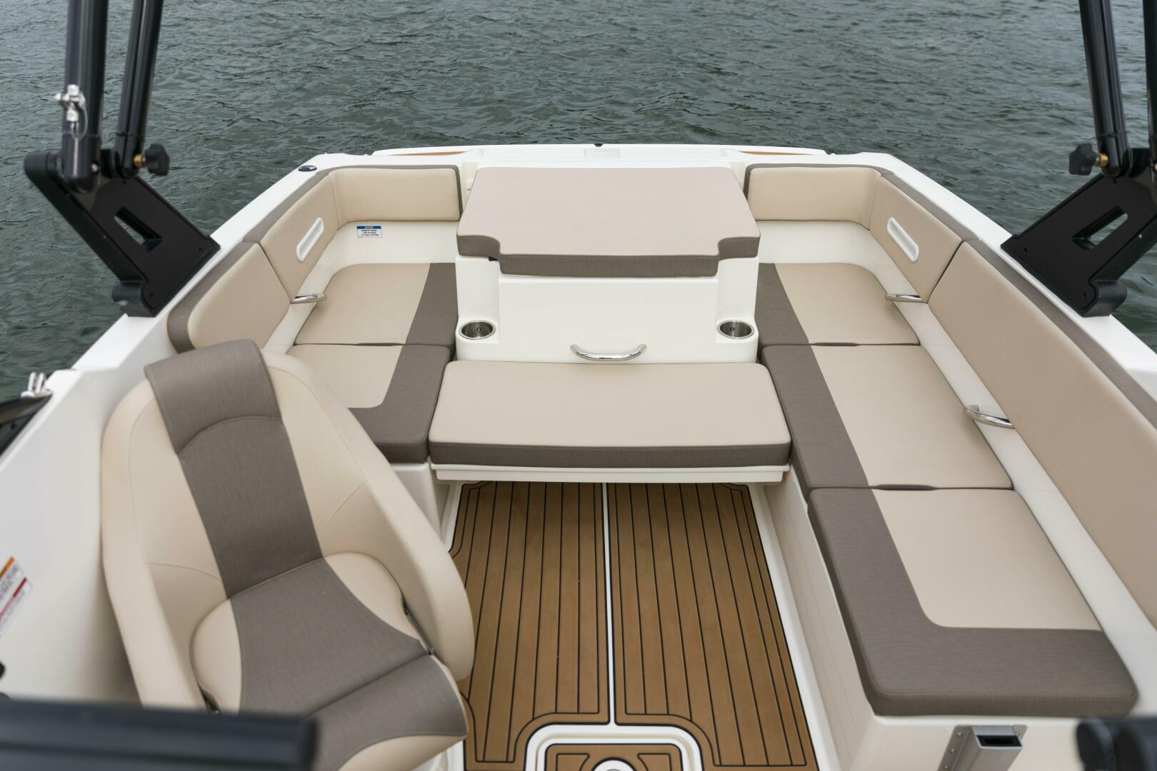 19ft Bayliner Yacht For Sale