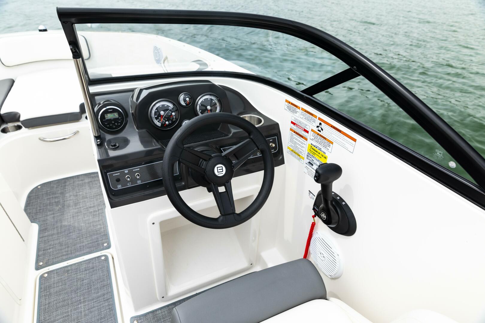 19ft Bayliner Yacht For Sale