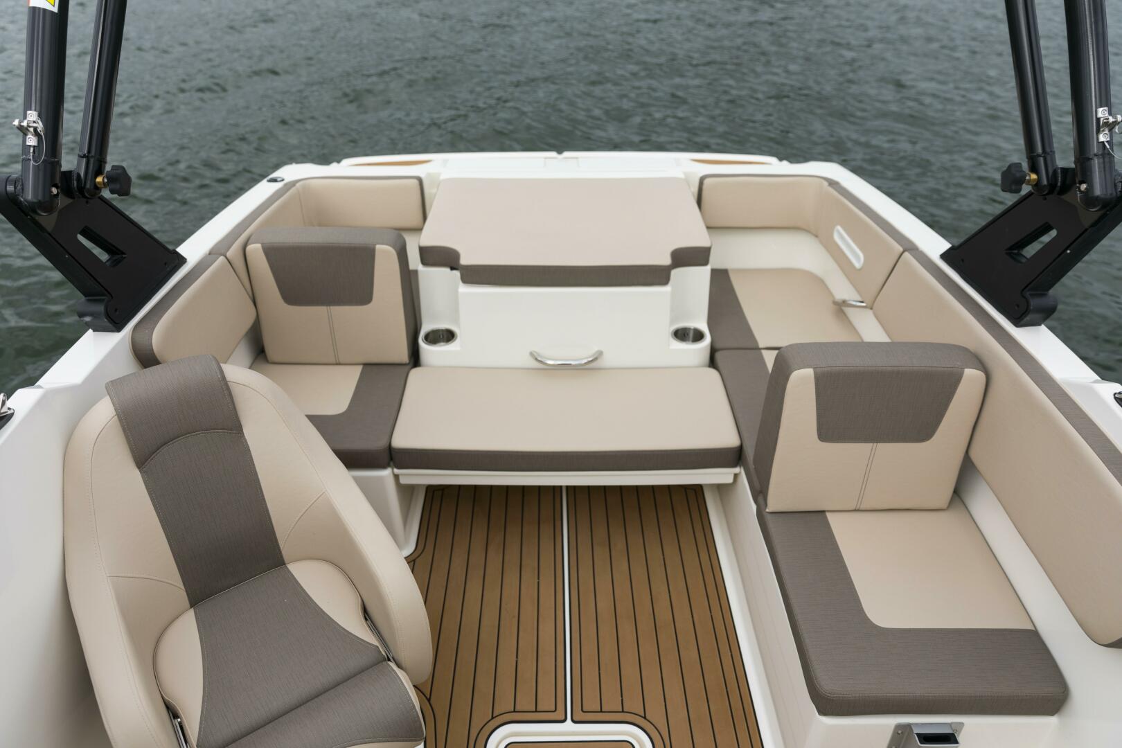 19ft Bayliner Yacht For Sale