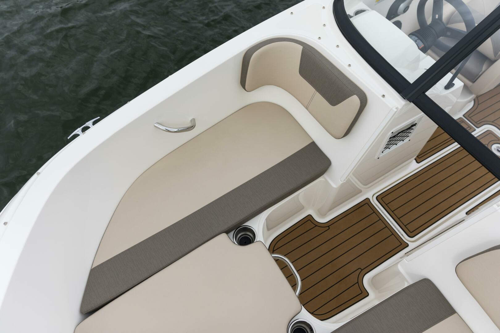 19ft Bayliner Yacht For Sale