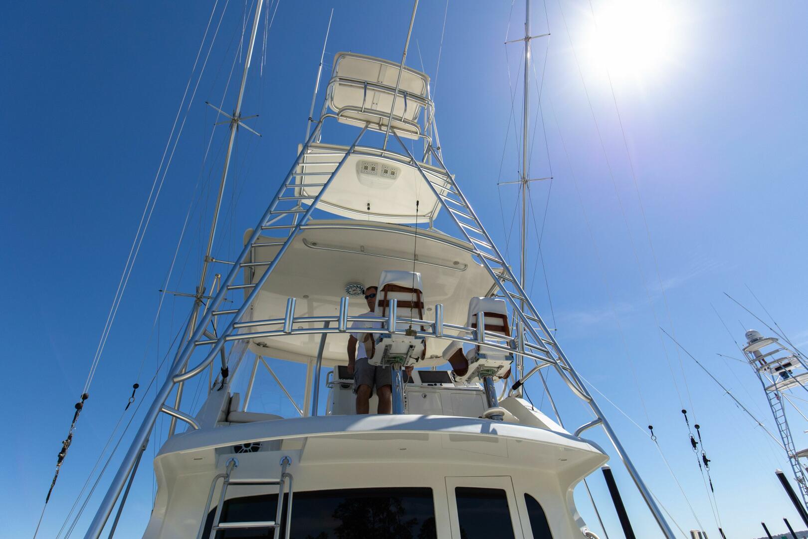 Cabo 47 Sea Magic - Exterior Flybridge
