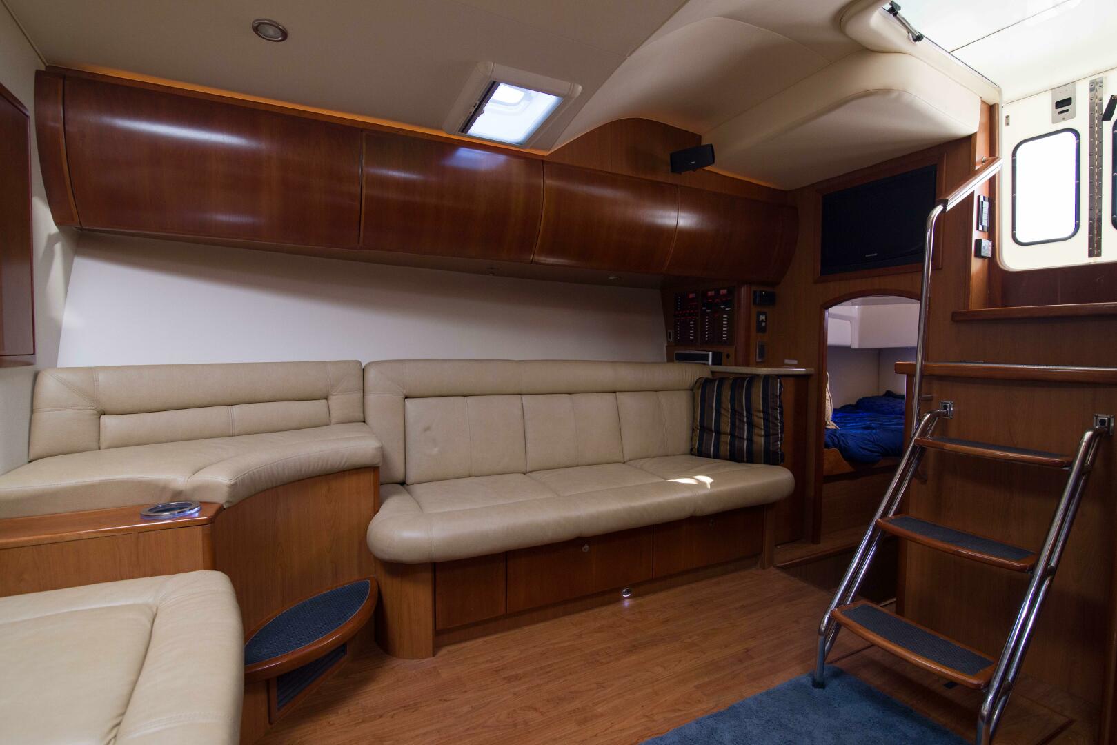 Date Night Keeping It Reel 37ft Luhrs Yacht For Sale