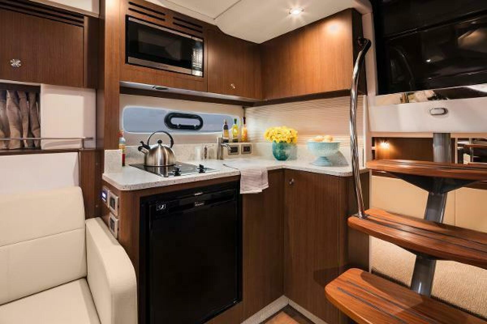 FOGO 35ft Sea Ray Yacht For Sale