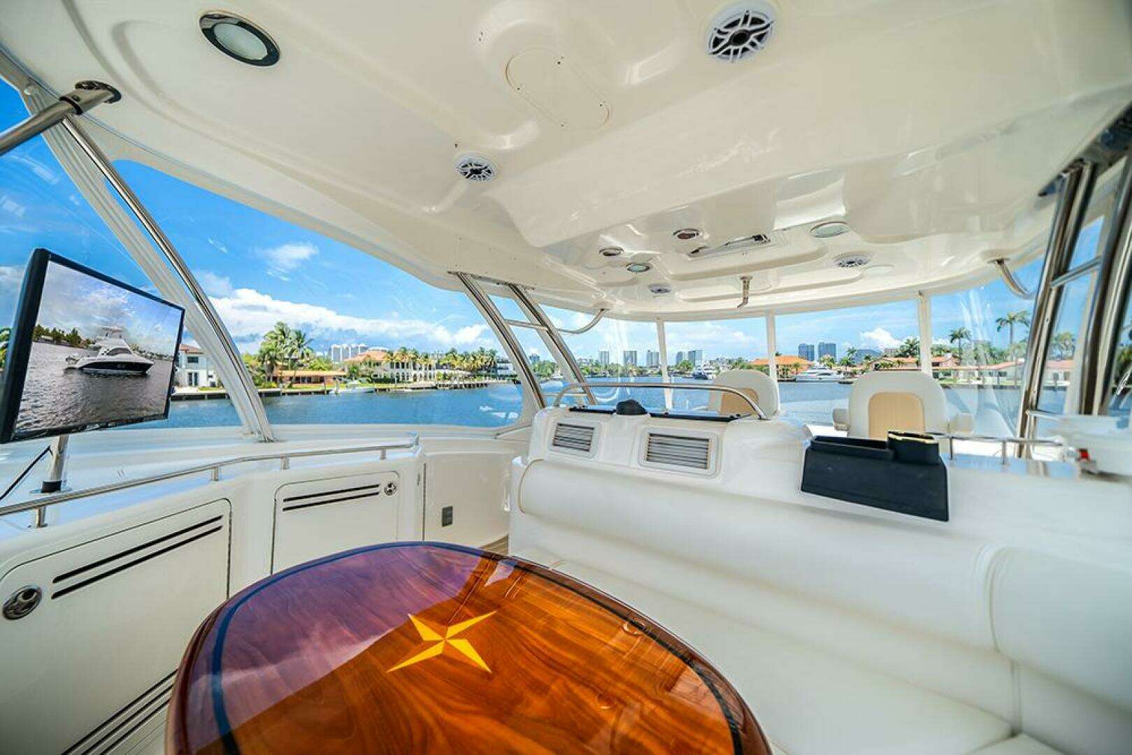 Sea Ray 58 Sedan Bridge Yacht For Sale