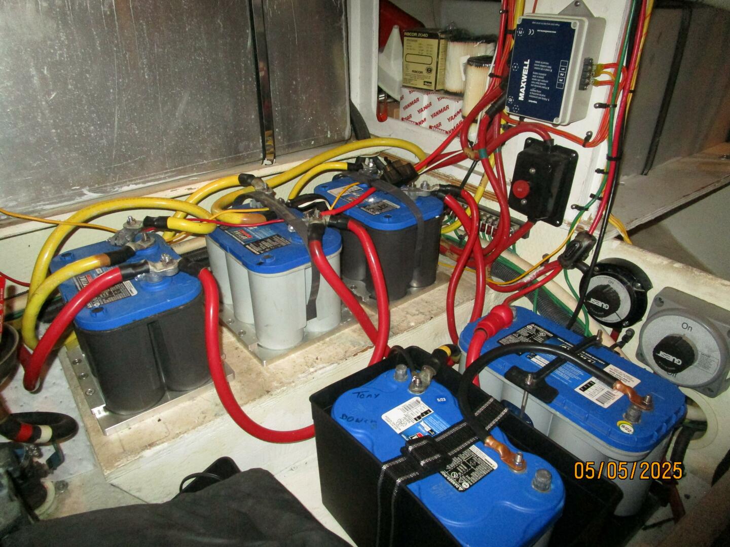 43' Silverton port battery bank