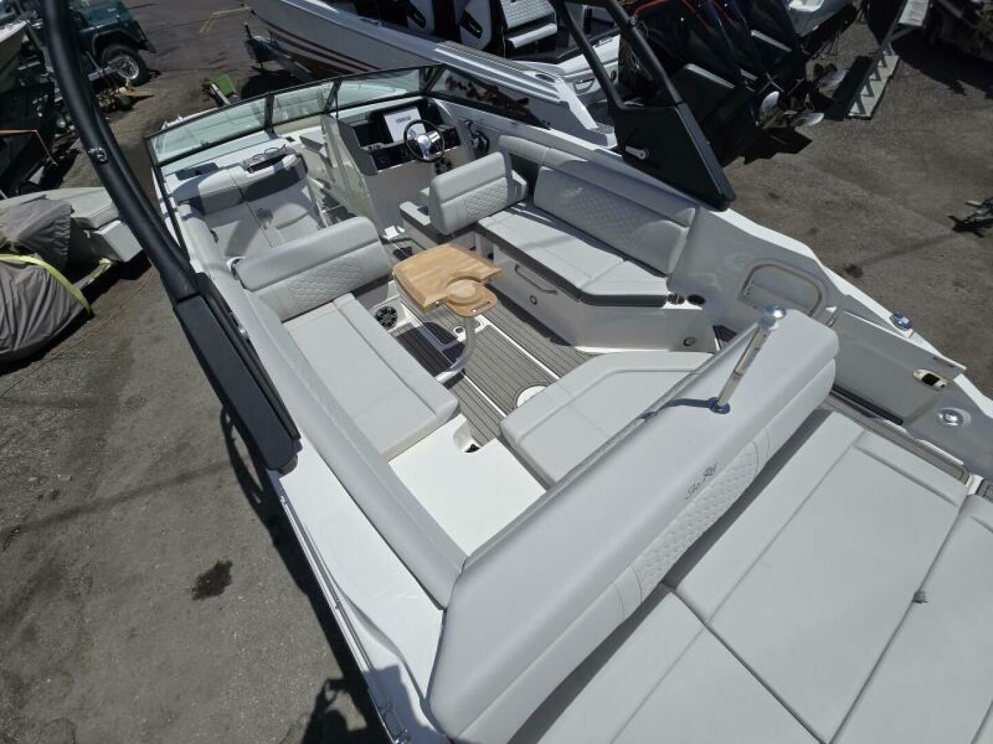 27ft Sea Ray Yacht For Sale
