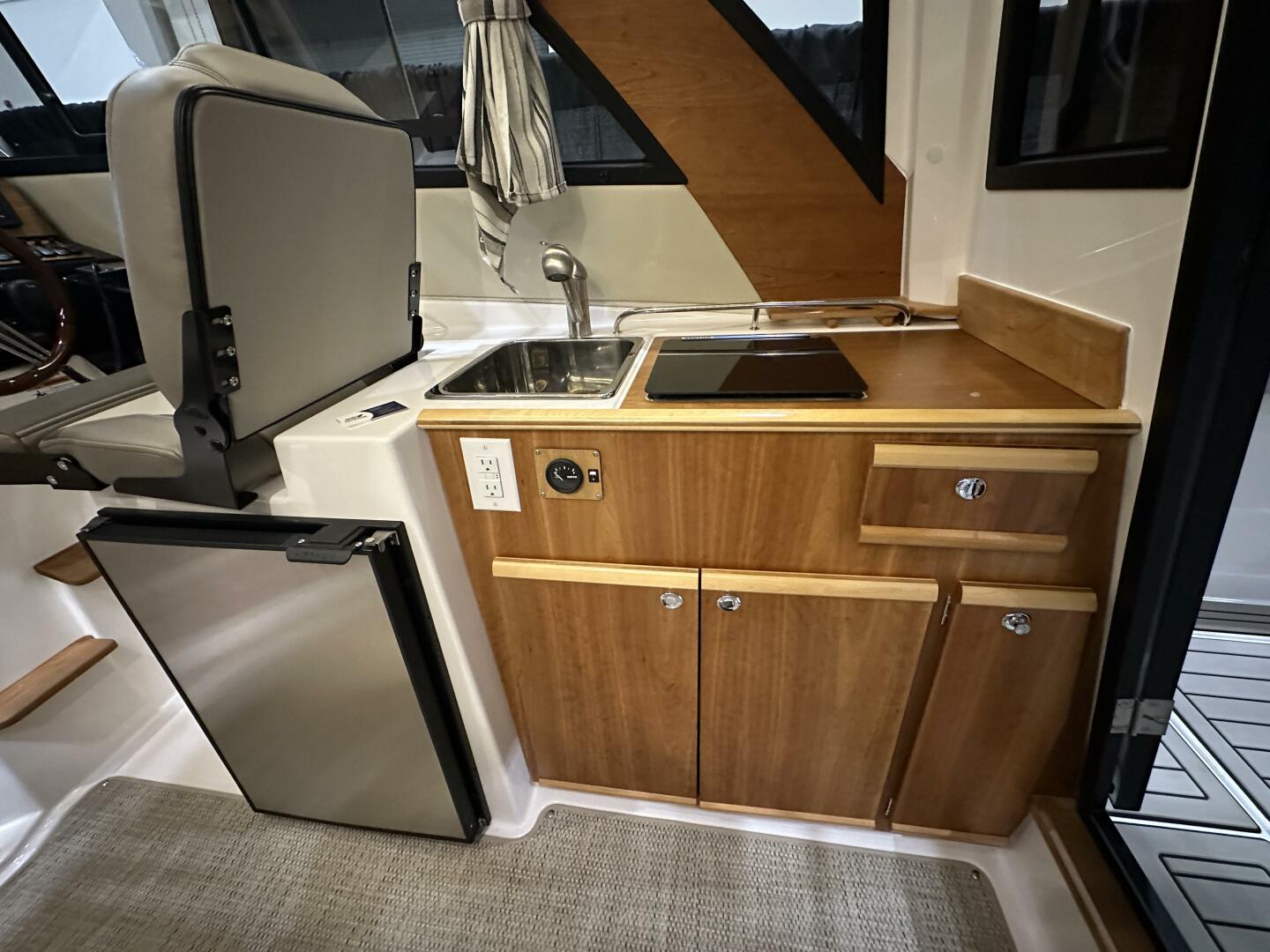 25ft Cutwater Yacht For Sale