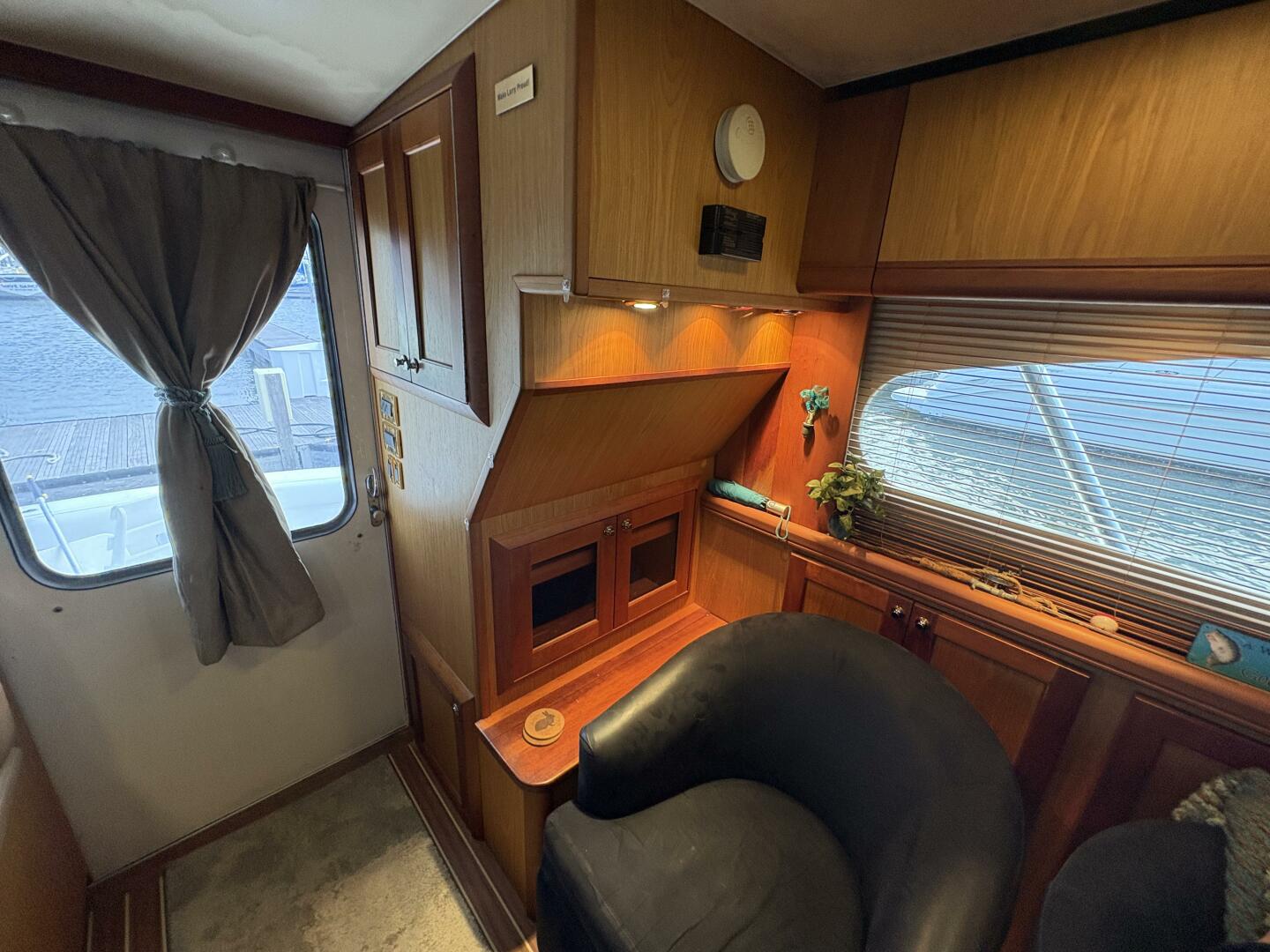 2005 Luhrs 41 Convertible 