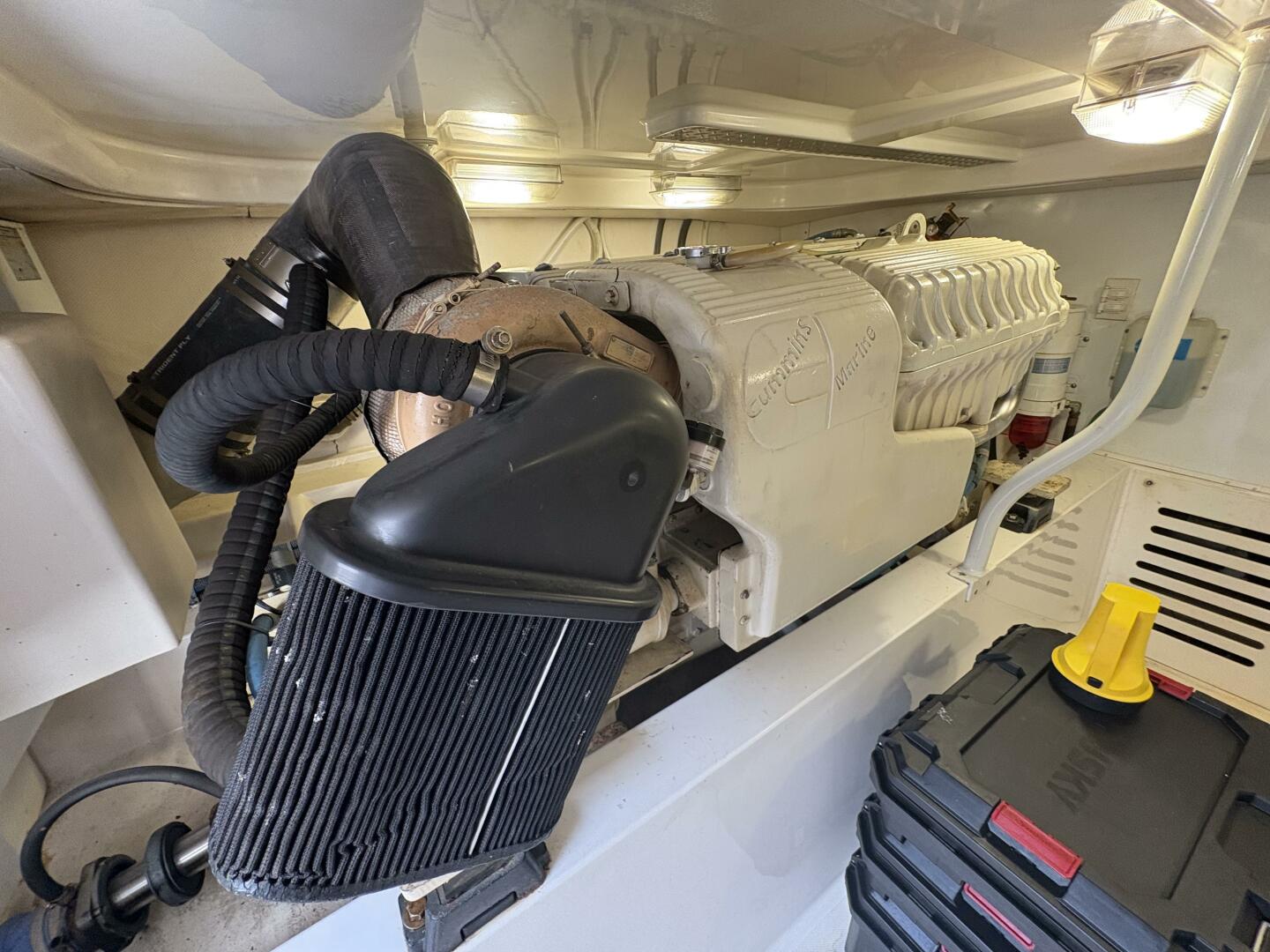 2005 Luhrs 41 Convertible 