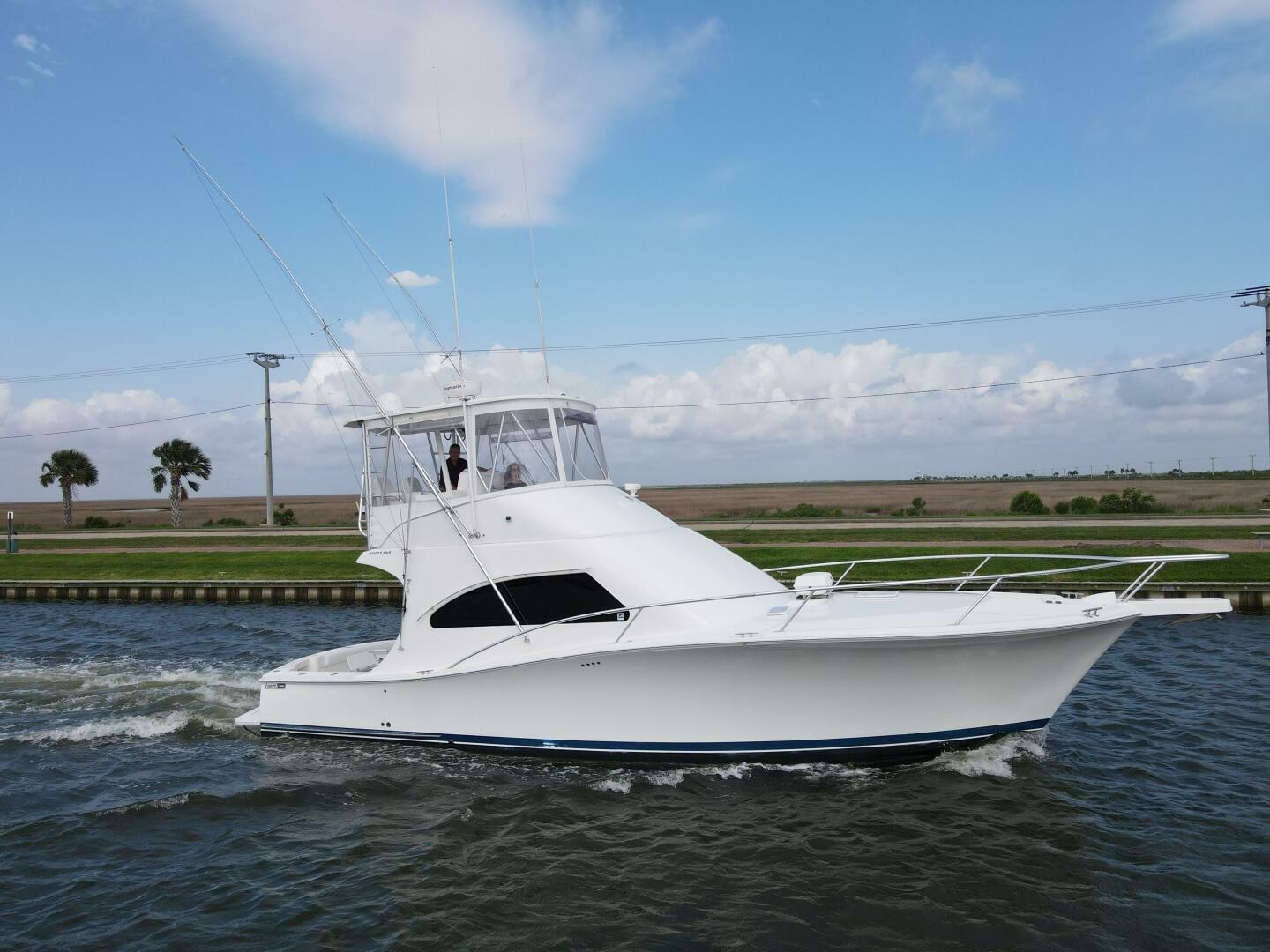 2005 Luhrs 41 Convertible 