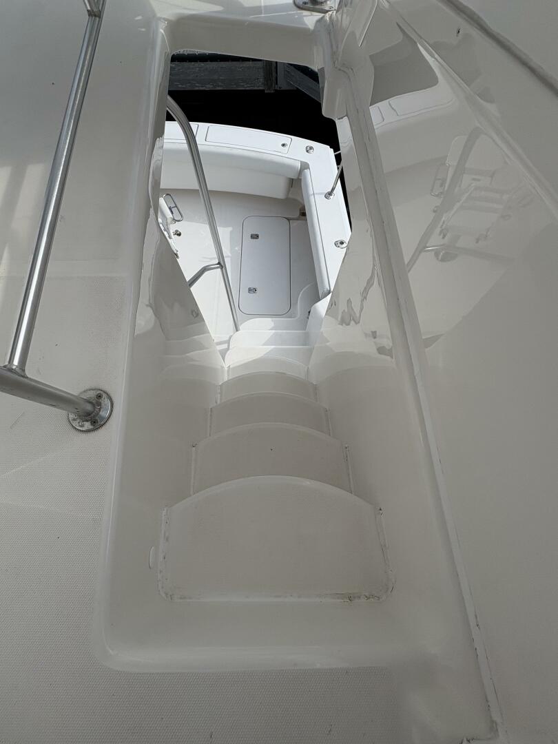 2005 Luhrs 41 Convertible 