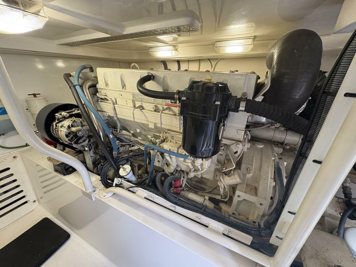 2005 Luhrs 41 Convertible 