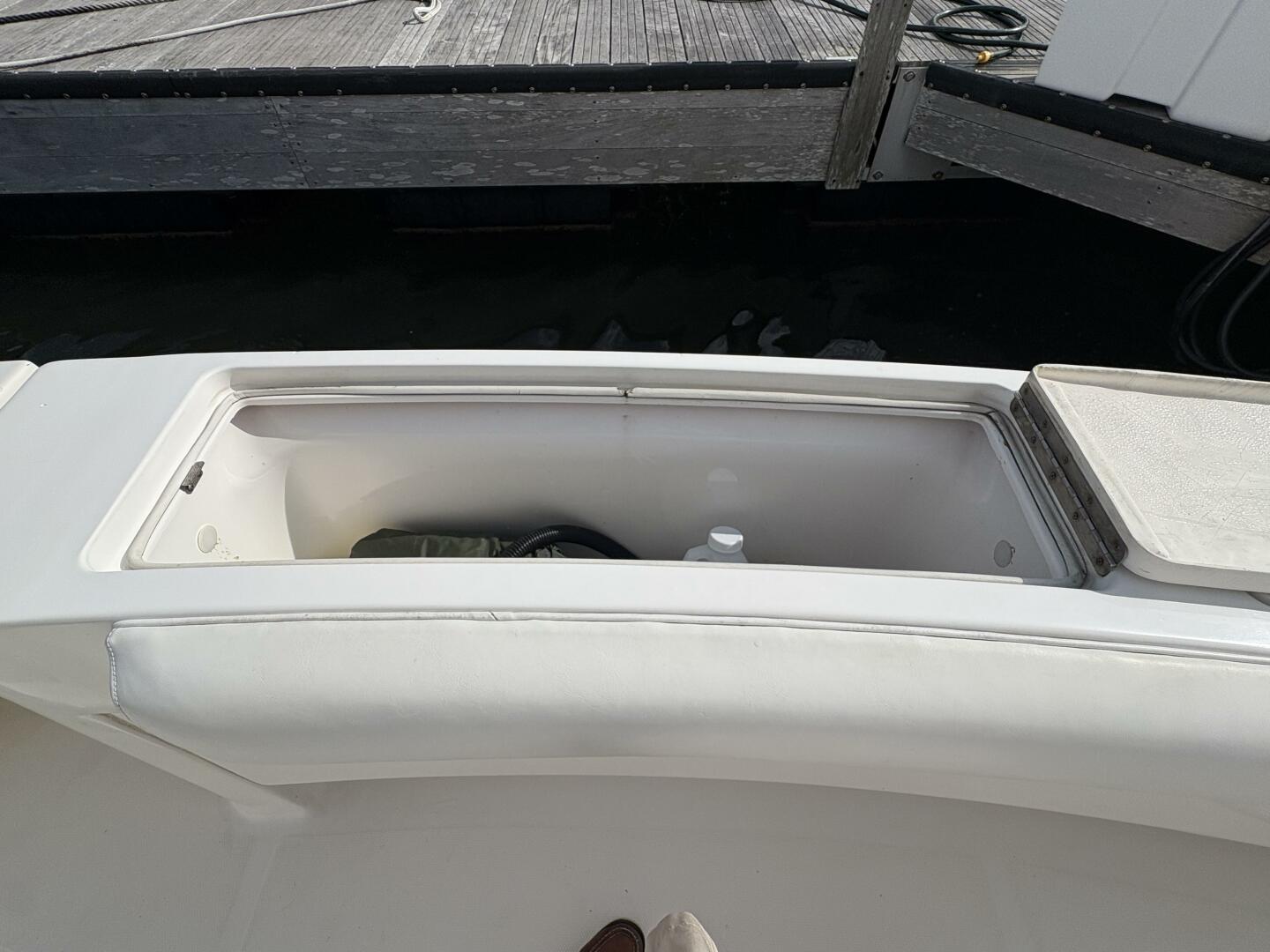 2005 Luhrs 41 Convertible 