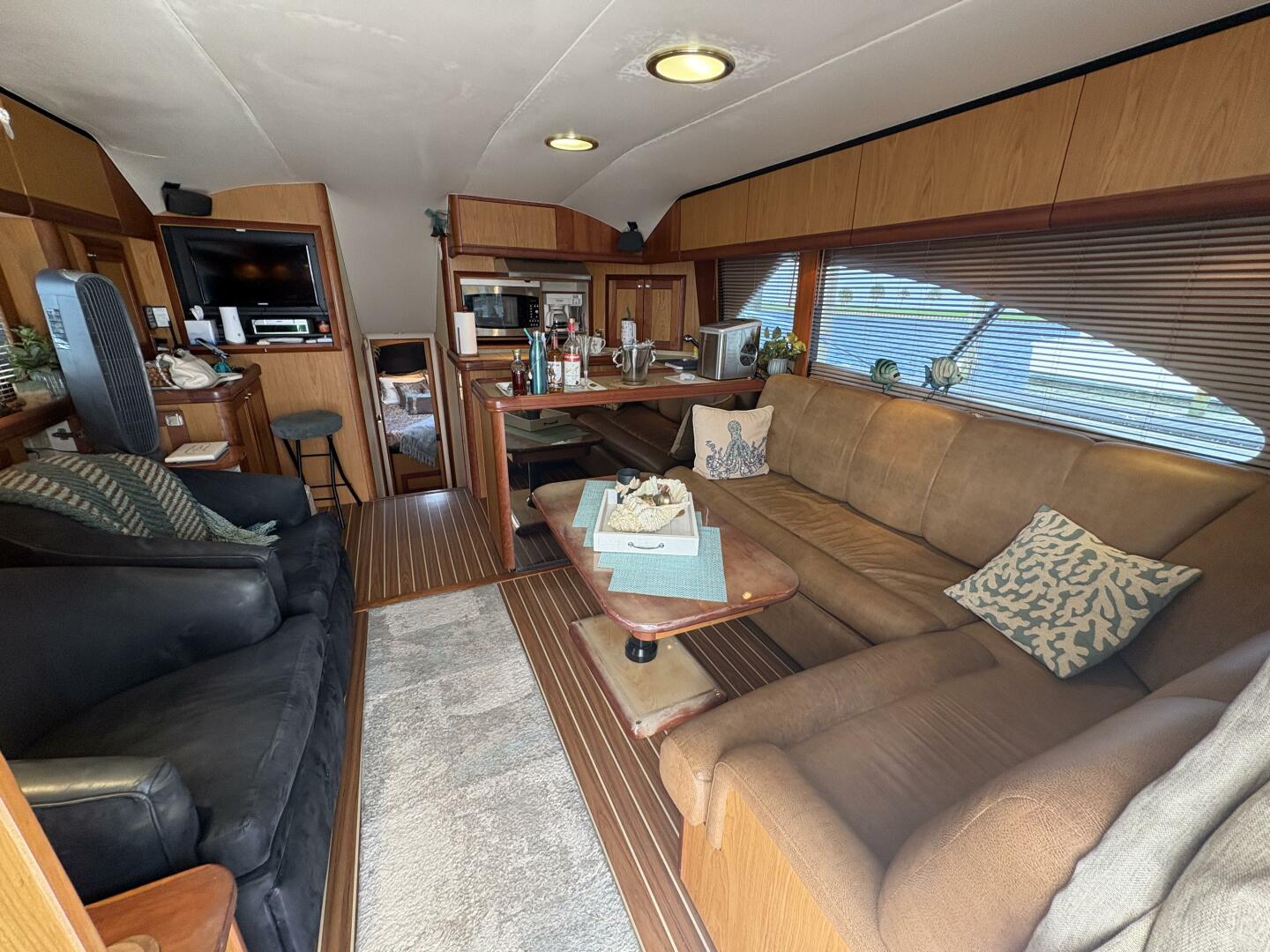 2005 Luhrs 41 Convertible 