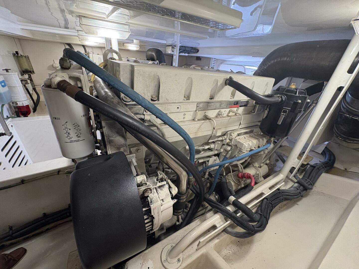 2005 Luhrs 41 Convertible 