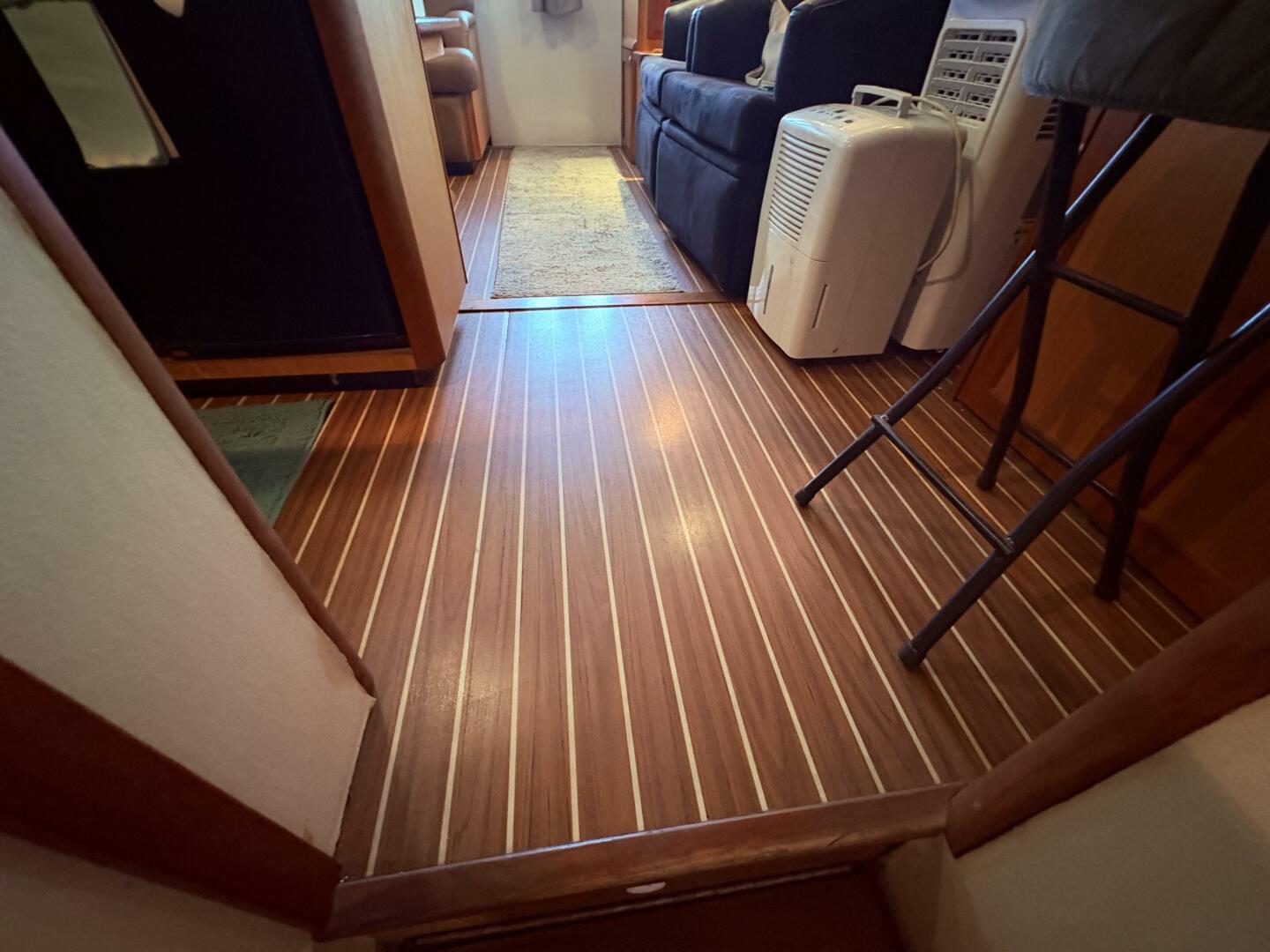 2005 Luhrs 41 Convertible 