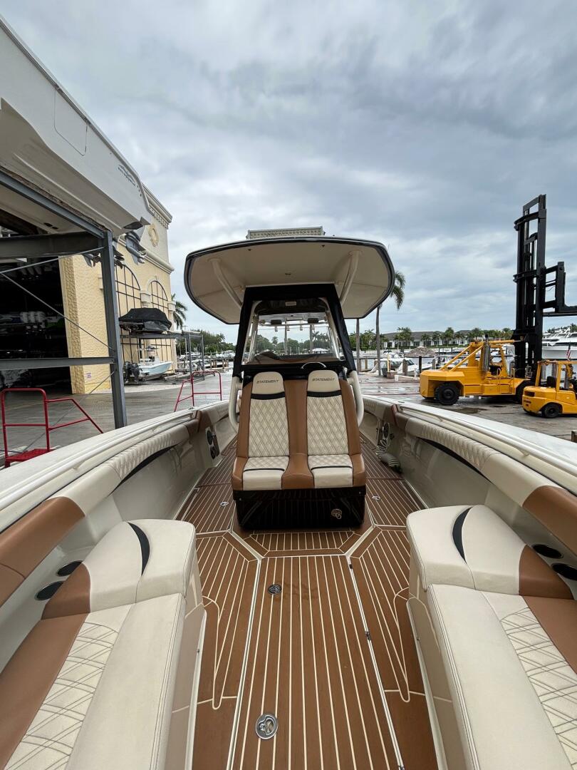 2013 Statement 35 Center Console boat with luxurious seating