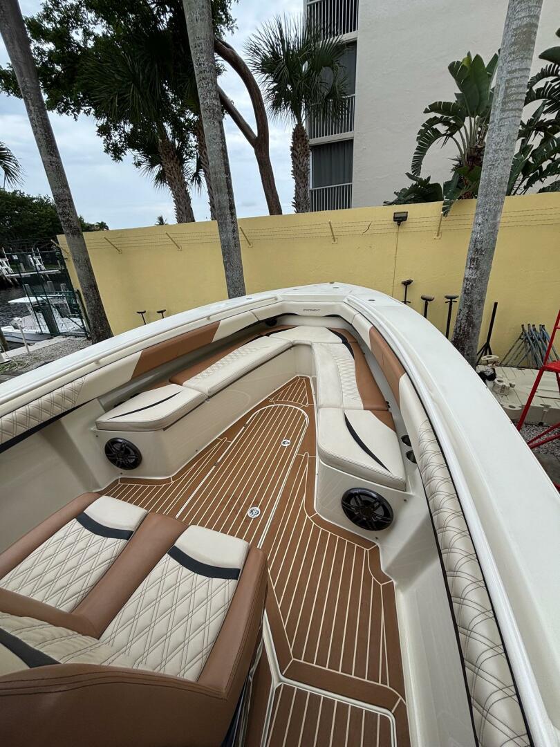 2013 Statement 35 Center Console boat with luxurious seating