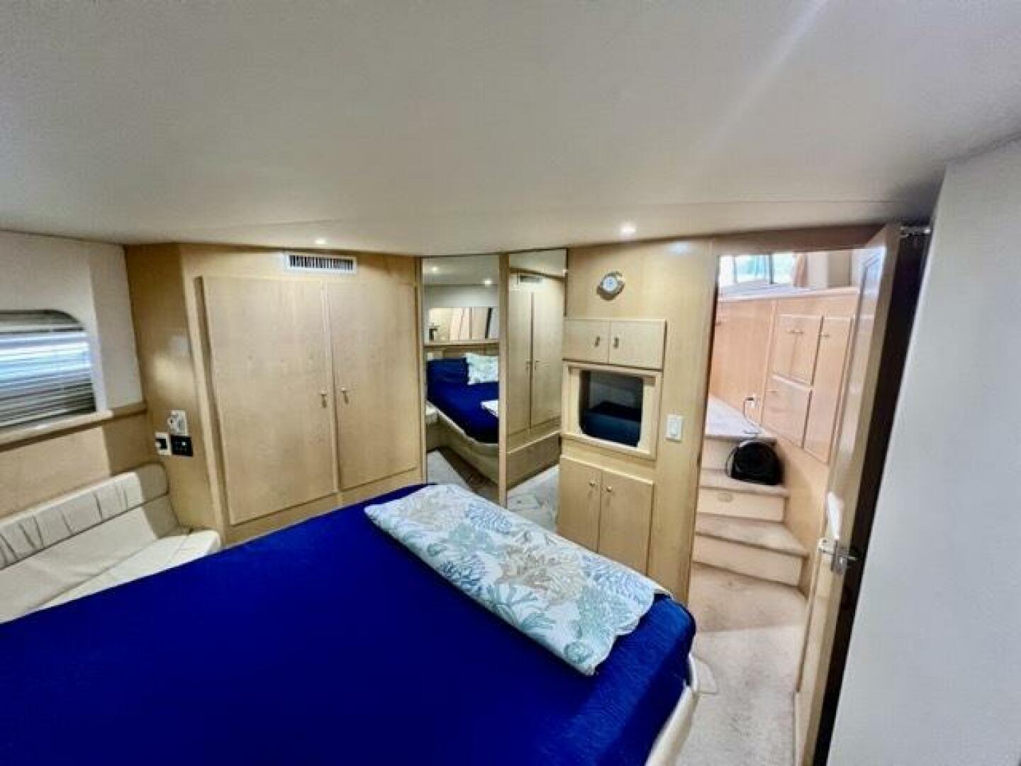 27 San Souci 1998 Carver 405  Aft Cabin 3 Medium