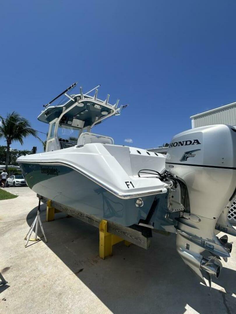 24ft Everglades Yacht For Sale