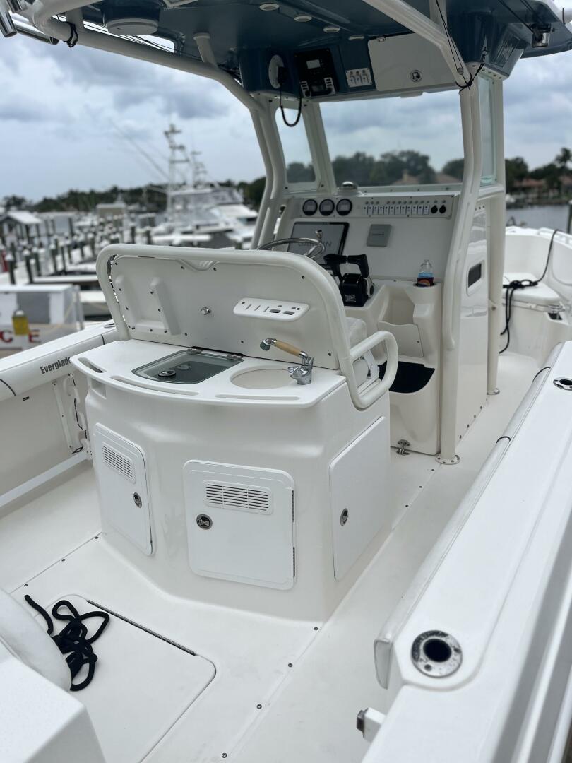 24ft Everglades Yacht For Sale