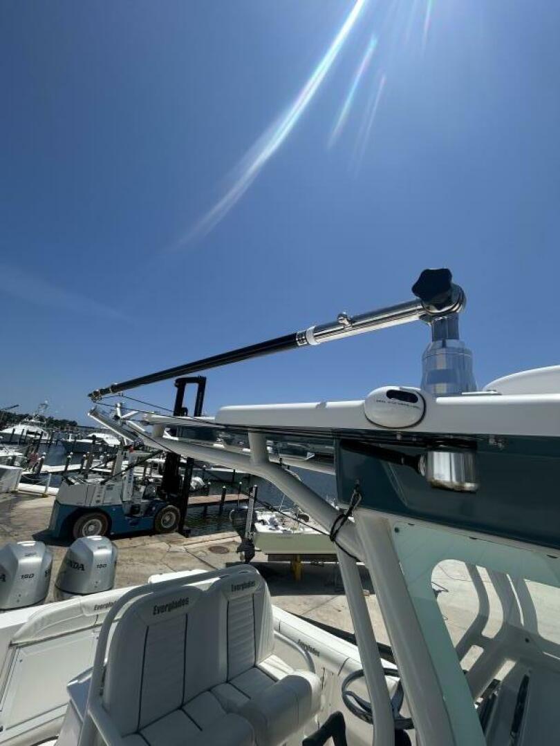 24ft Everglades Yacht For Sale