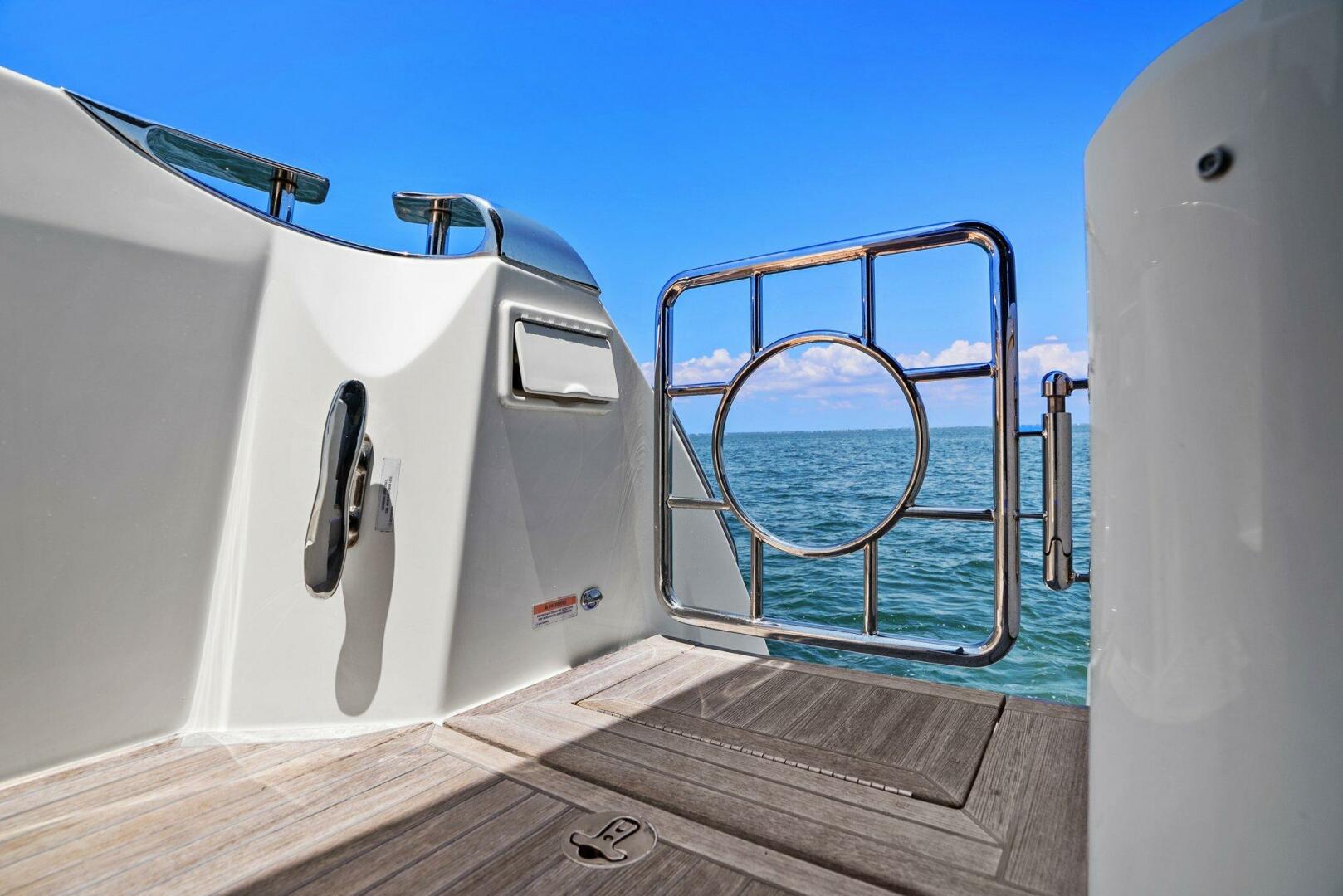 2021 Riviera 5400 Sport Yacht- Cockpit