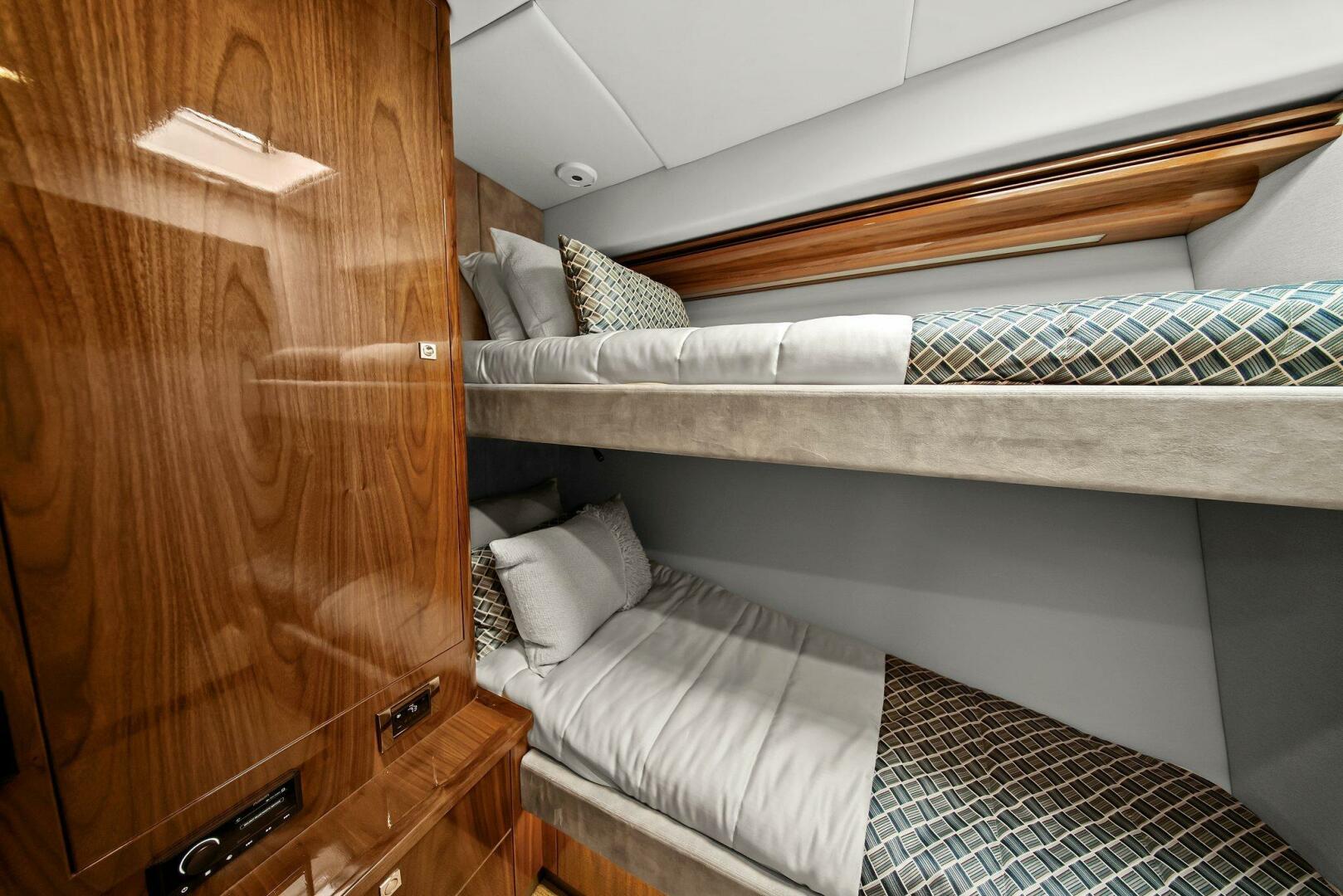 2021 Riviera 5400 Sport Yacht- Guest Stateroom