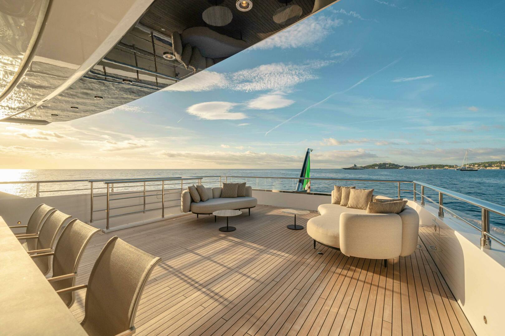 OCEAN KING DUCALE 120 118ft Ocean King Yacht For Sale