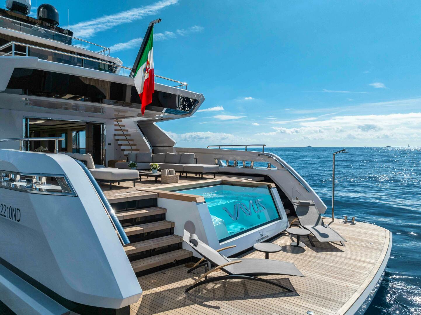 OCEAN KING DUCALE 120 118ft Ocean King Yacht For Sale