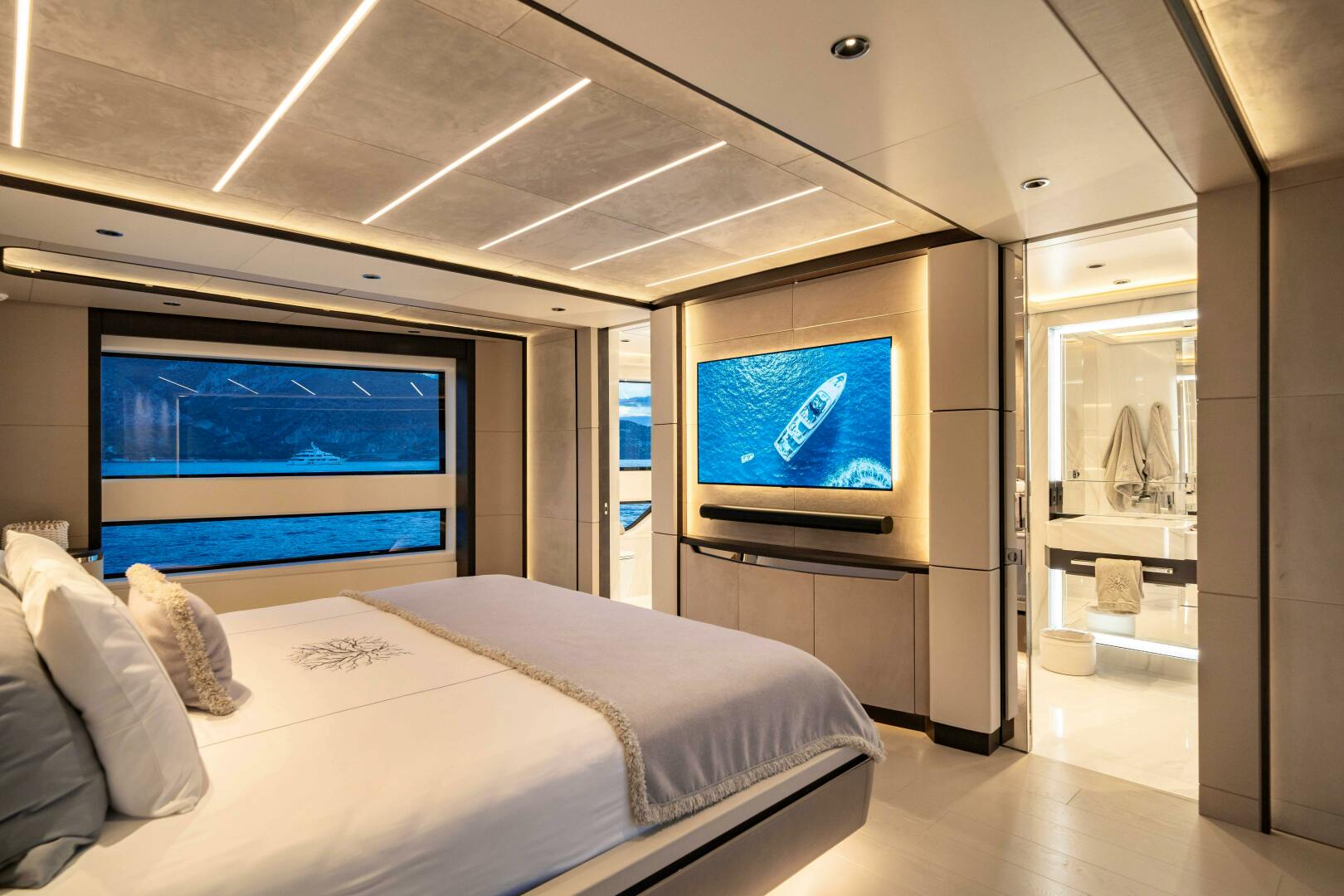 OCEAN KING DUCALE 120 118ft Ocean King Yacht For Sale