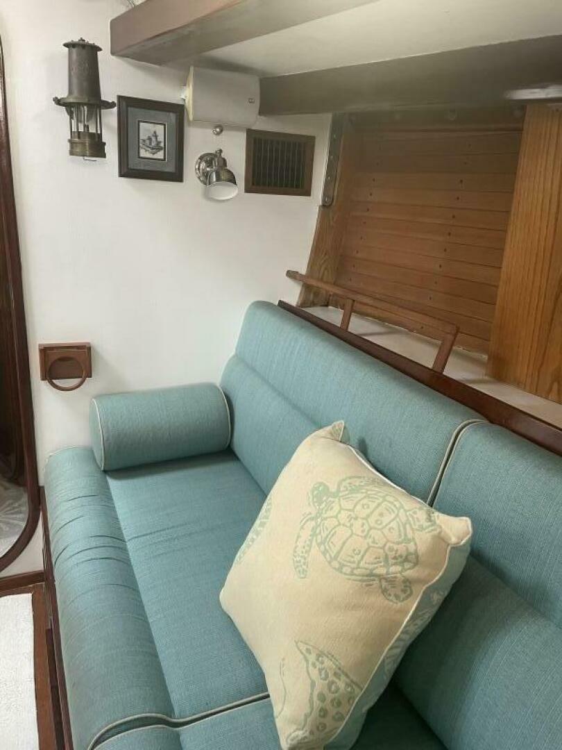 Bees Knees 45ft Creekmore Yacht For Sale