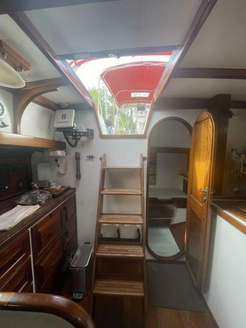 Bees Knees 45ft Creekmore Yacht For Sale