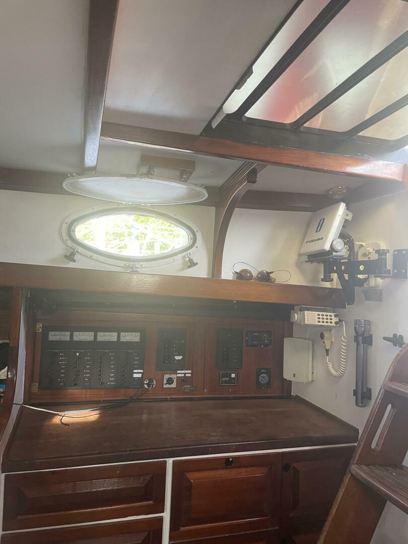 Bees Knees 45ft Creekmore Yacht For Sale
