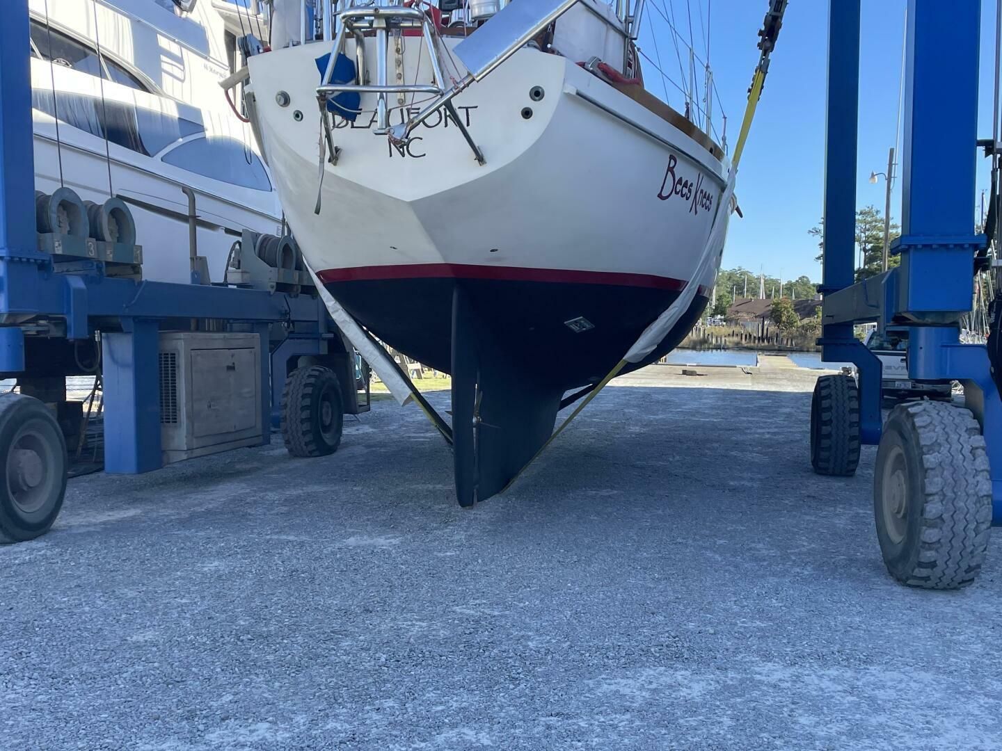 Bees Knees 45ft Creekmore Yacht For Sale
