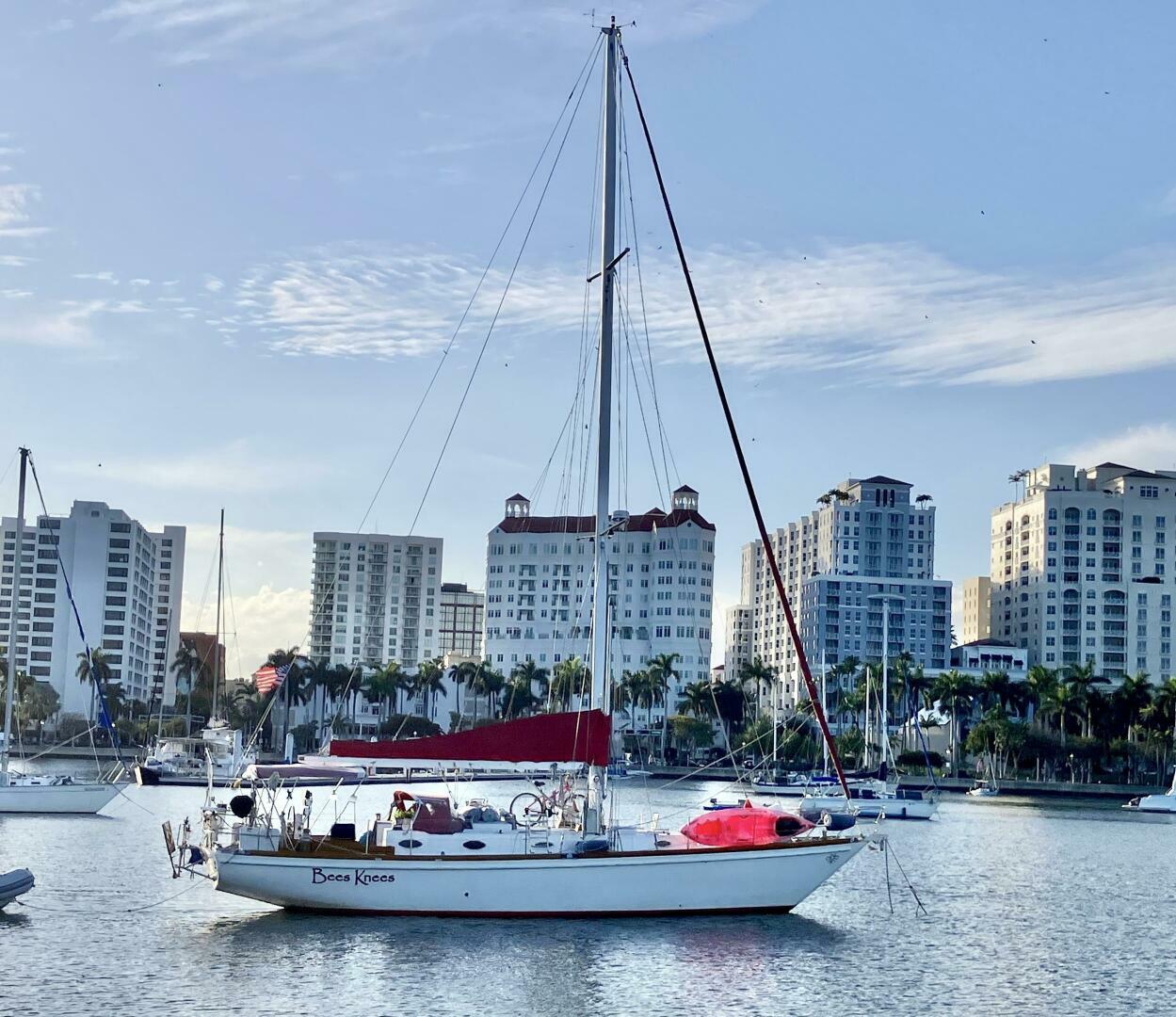 Bees Knees 45ft Creekmore Yacht For Sale