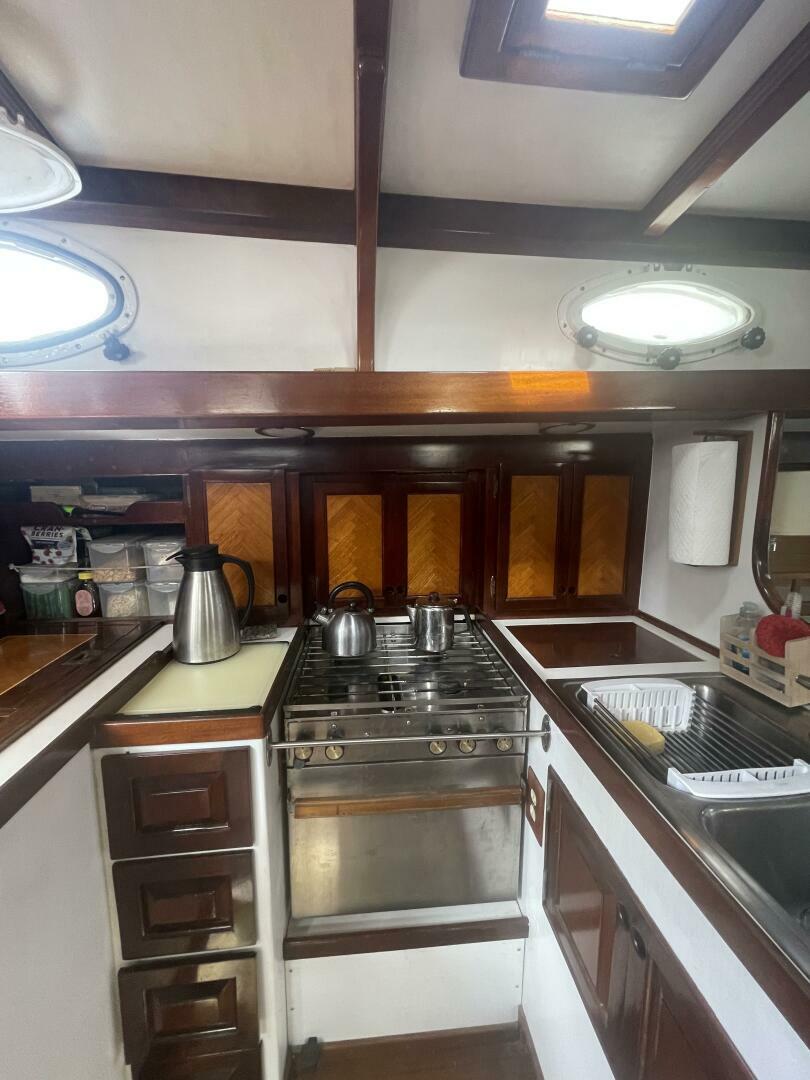 Bees Knees 45ft Creekmore Yacht For Sale
