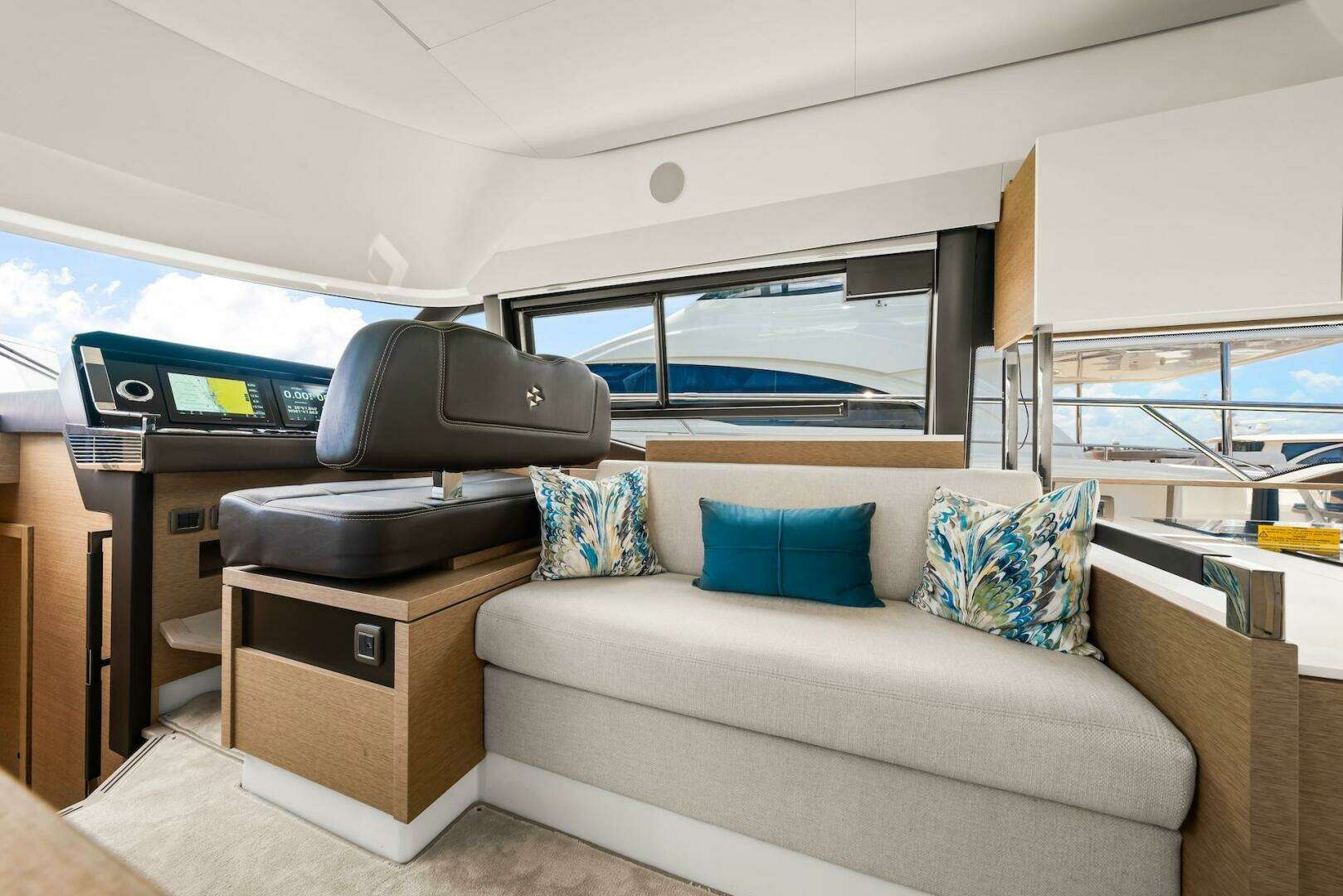 Prestige 460 Fly Yacht For Sale