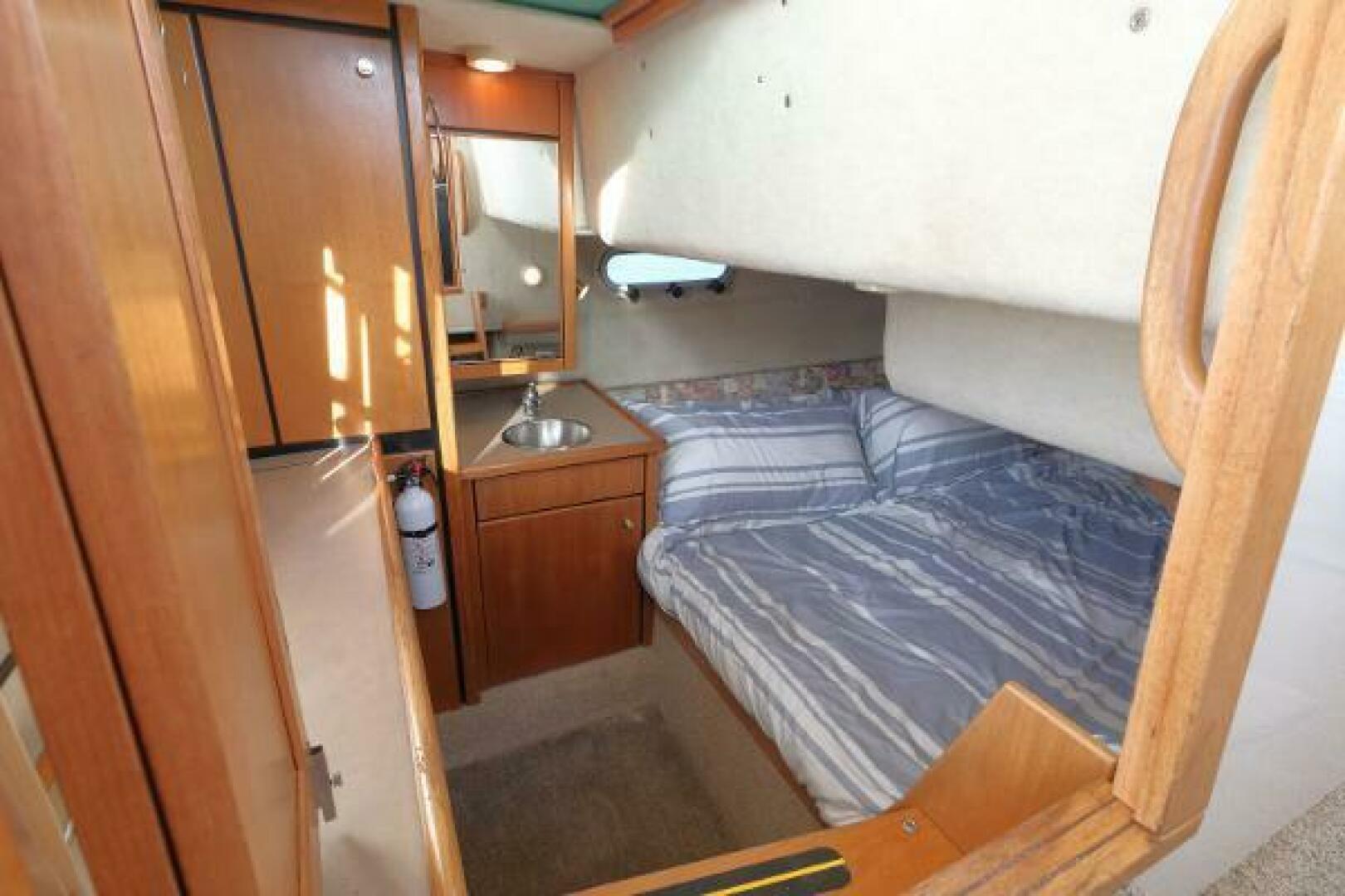 33ft Bayliner Yacht For Sale
