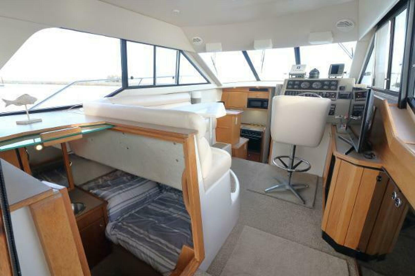 33ft Bayliner Yacht For Sale