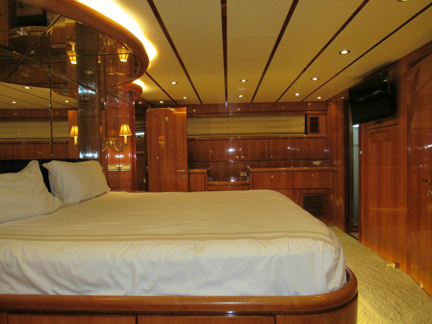 SANCTUARY 100ft Hargrave Yacht For Sale
