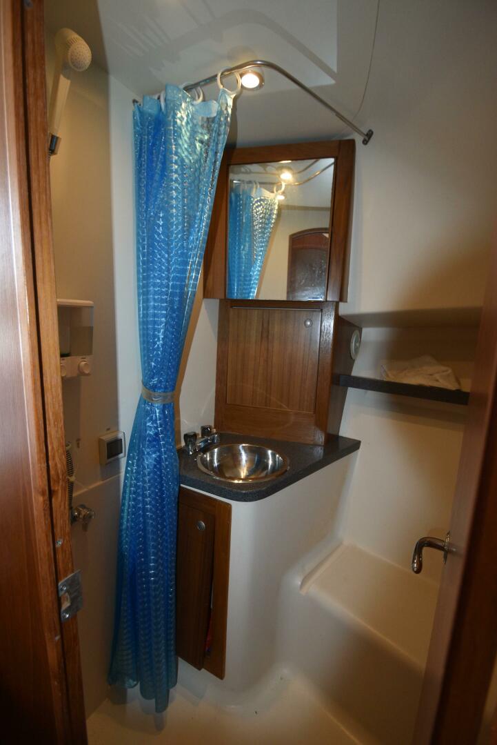 Lunes 34ft Luhrs Yacht For Sale