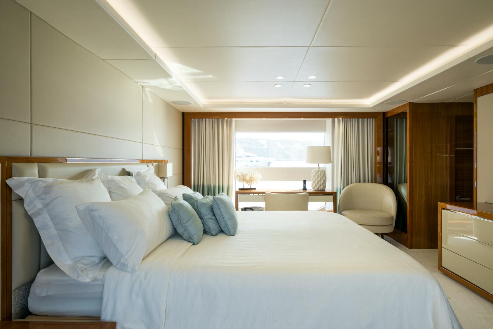 MERCY OCEANS 115ft Sunseeker Yacht For Sale