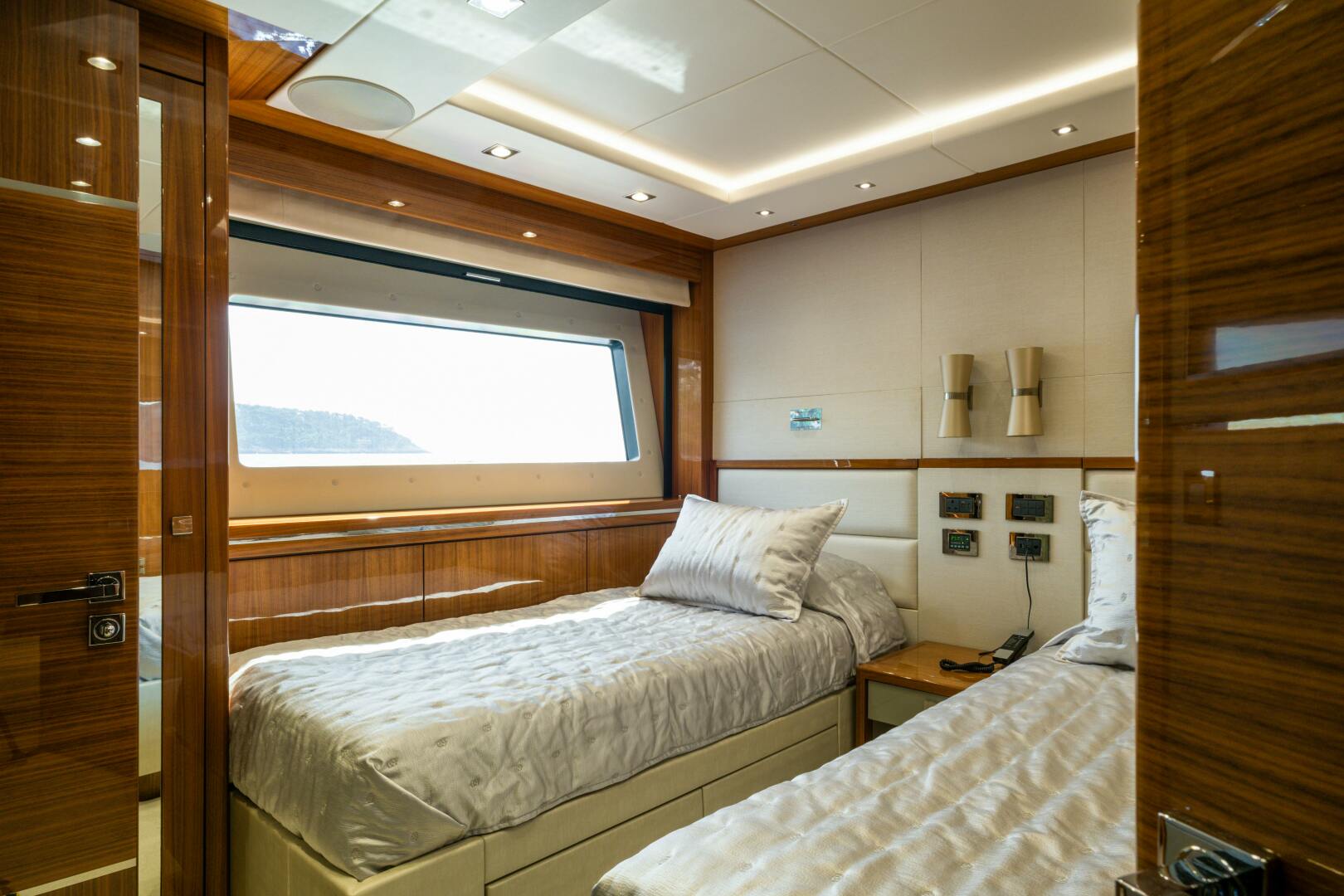 MERCY OCEANS 115ft Sunseeker Yacht For Sale