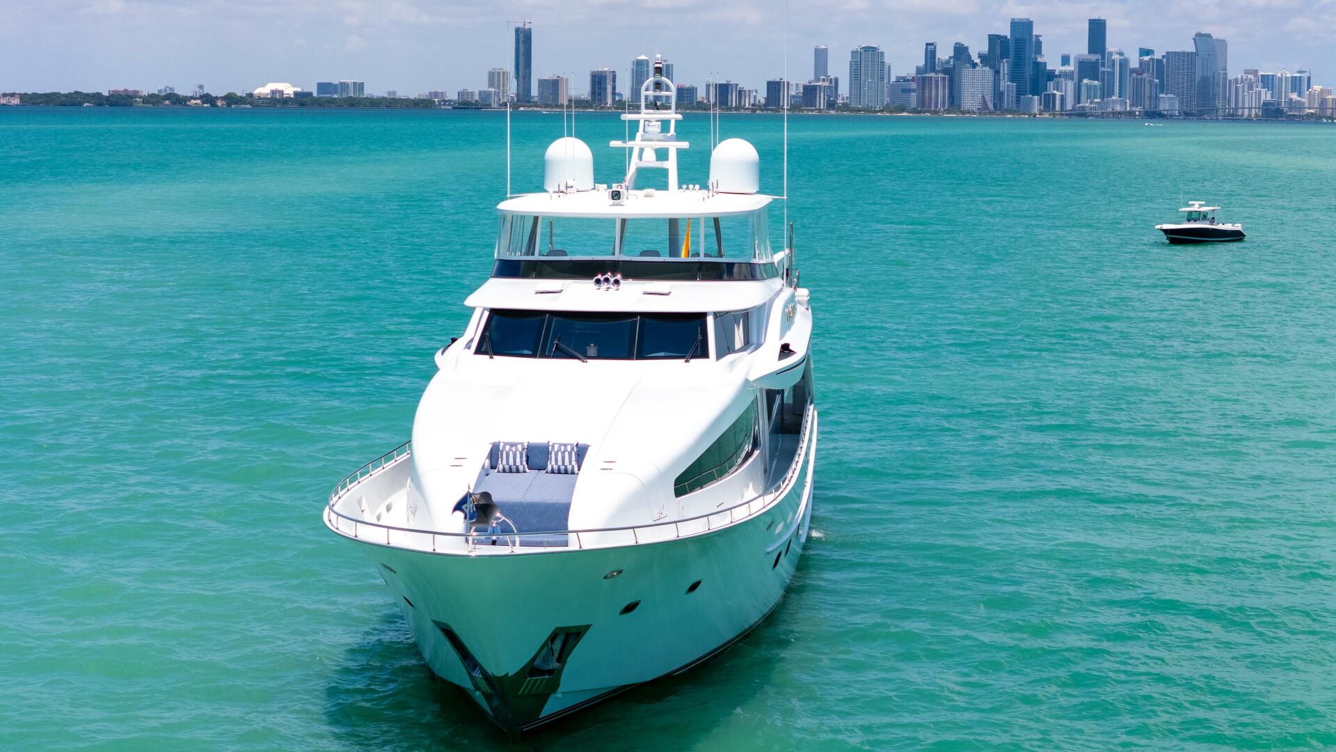 RISK  amp  REWARD 120ft Crescent Yacht For Sale