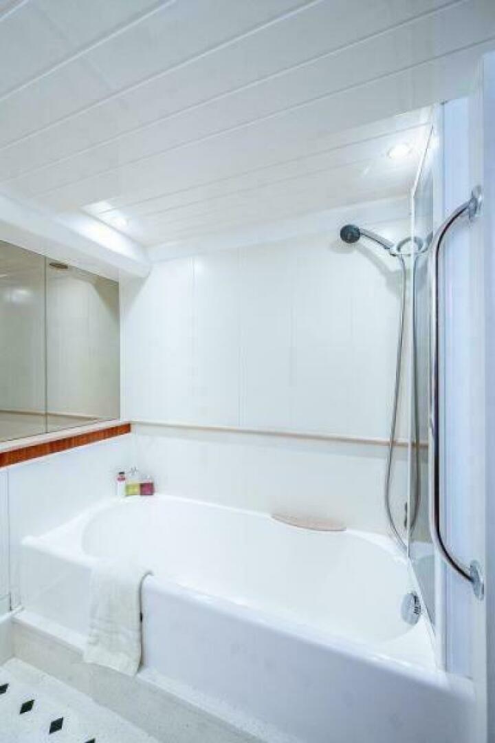 OCTOBER PRINCESS 72ft Viking Sport Cruisers Yacht For Sale