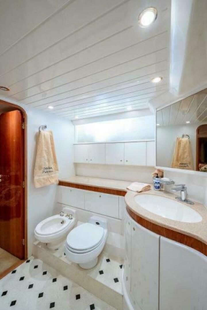 OCTOBER PRINCESS 72ft Viking Sport Cruisers Yacht For Sale